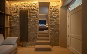 Forma Your Boutique Suite
